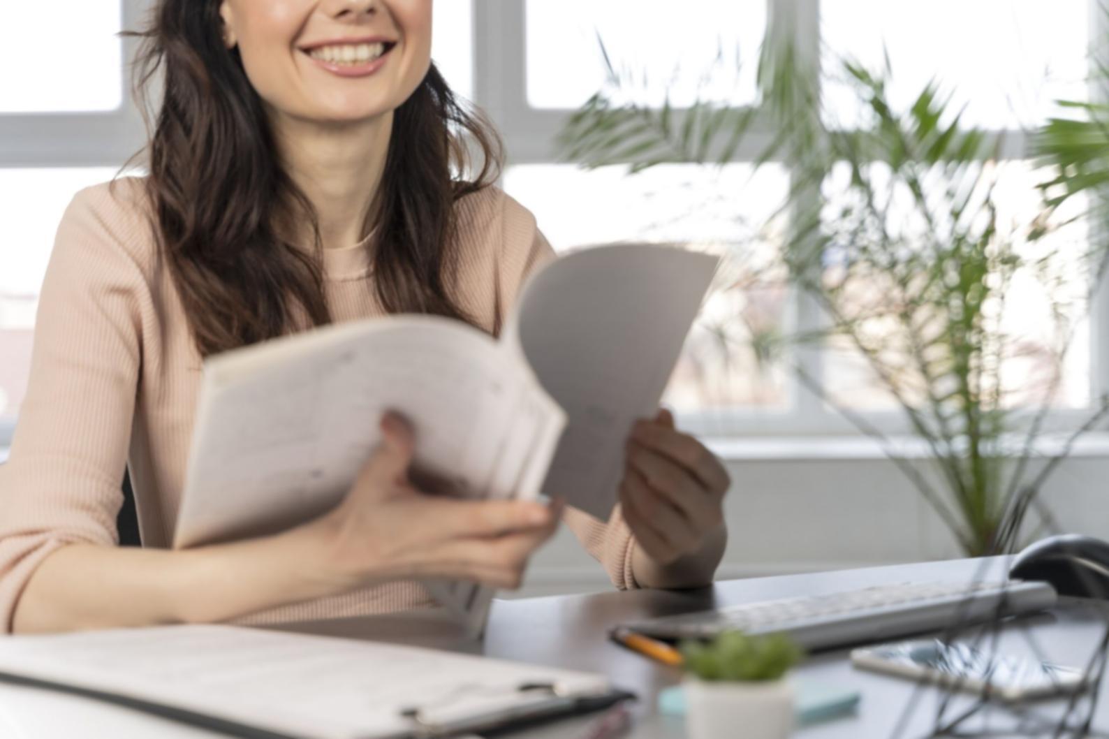 Équipe validant des analyses financières