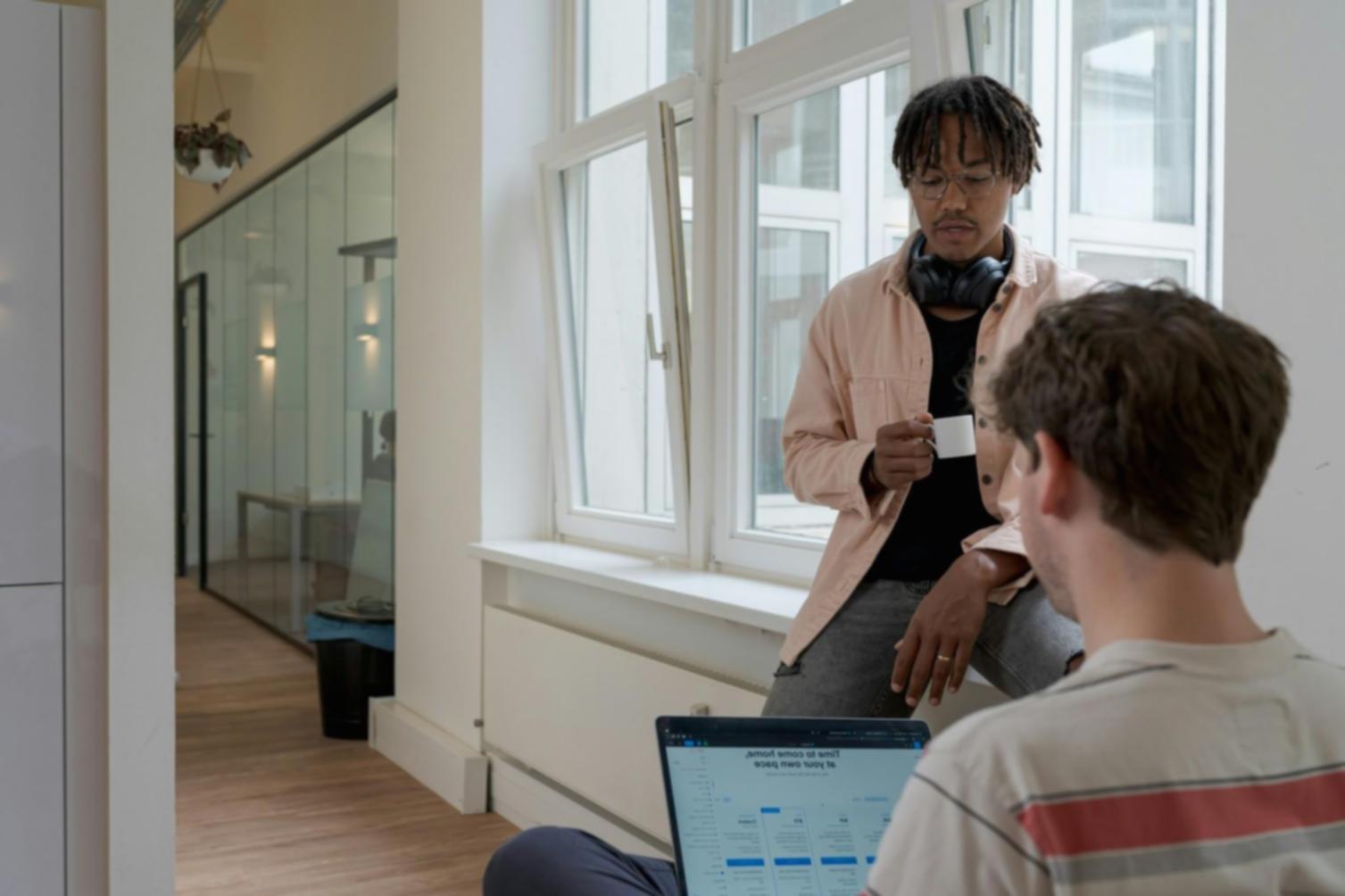 Interface d'analyse financière avec tableaux de bord